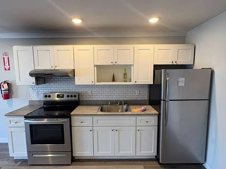 144 Fair St #401 — Photo 2