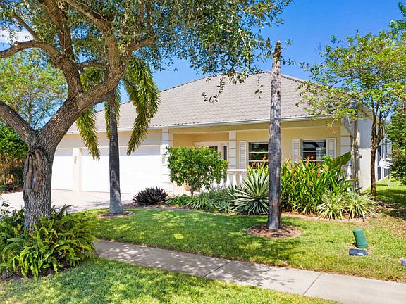 5th image of 3641 Tipperary Dr