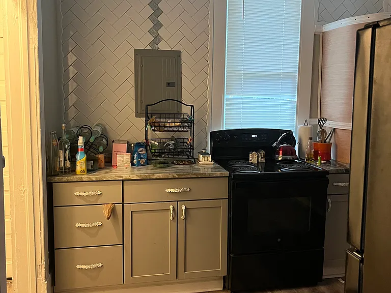 915 Harmon St #1 — Photo 8