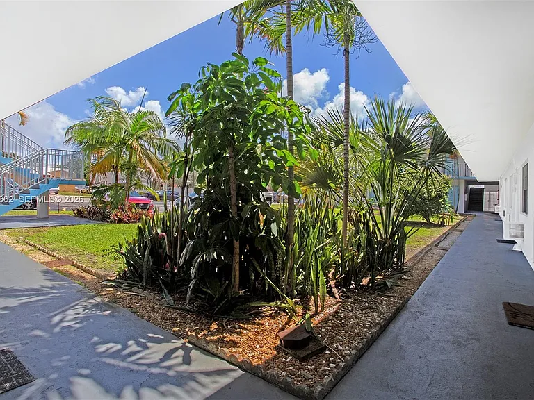 1836 Arthur St #9 — Photo 25