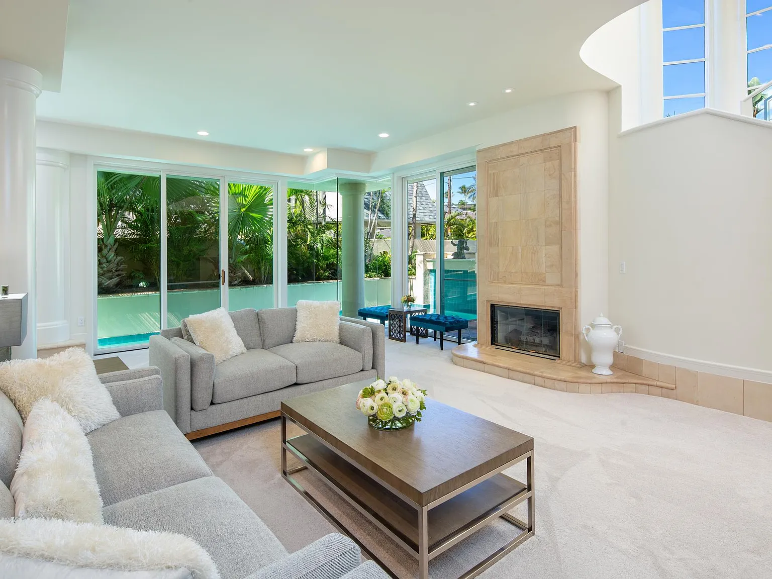 4343 Kahala Ave — Photo 1