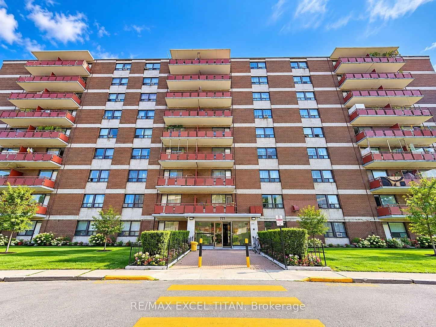 3 bed, $2,195 — Photo 1