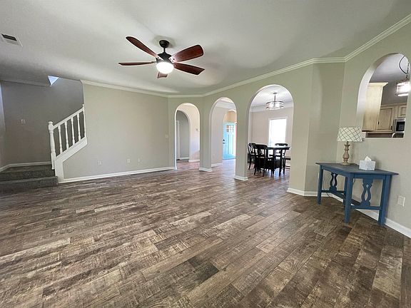 4th image of 148 Michelle Dr