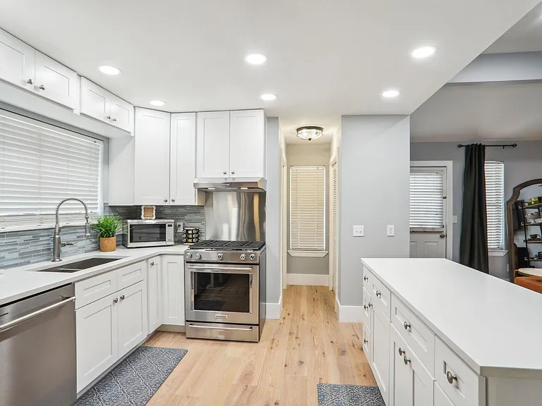1406 Cartecay Dr — Photo 8