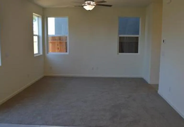 389 Shafer Ave — Photo 10
