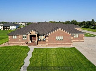 102 Turtle Dove Cir, Phillips, NE 68865