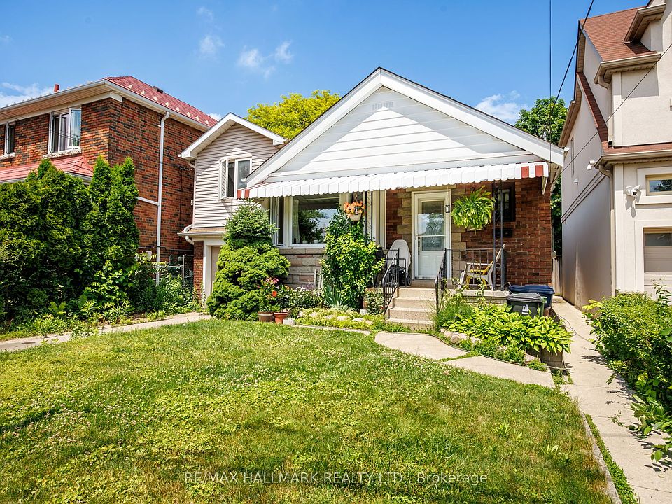 1st image of 8 Davies Cres