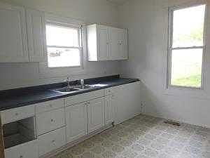 3rd image of 1611 Cecil Ave