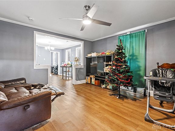 5th image of 111 Grove Ave #109