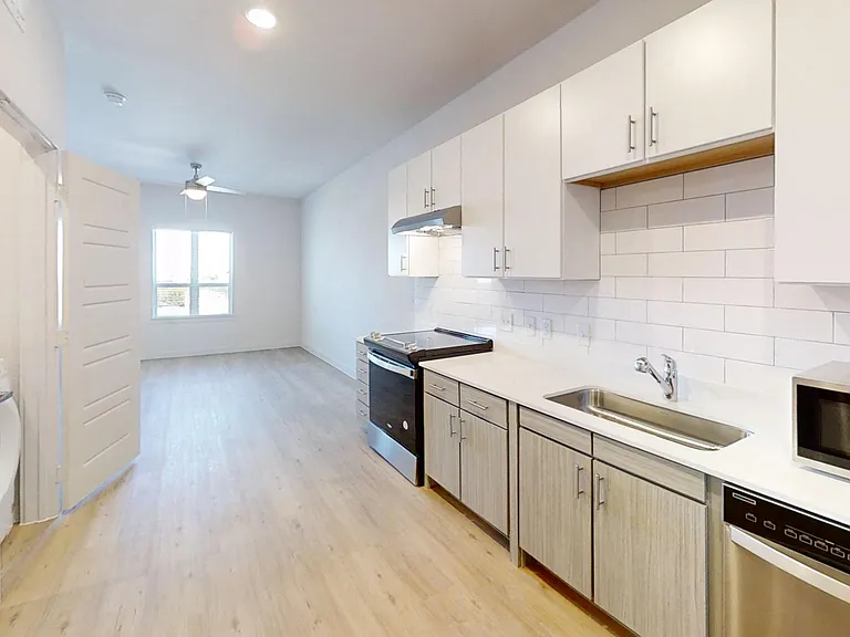 Park South — Photo 118