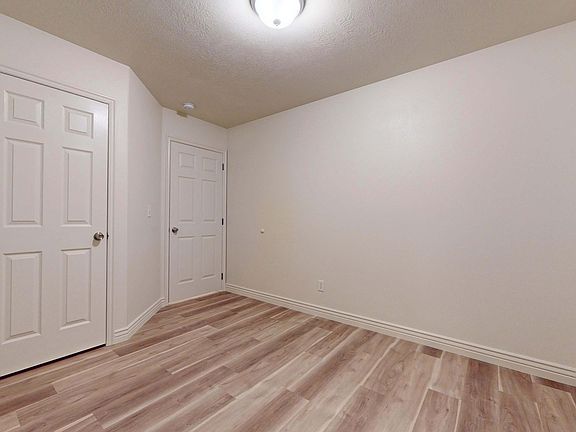 3rd image of 293 E Cobblecreek Dr #4