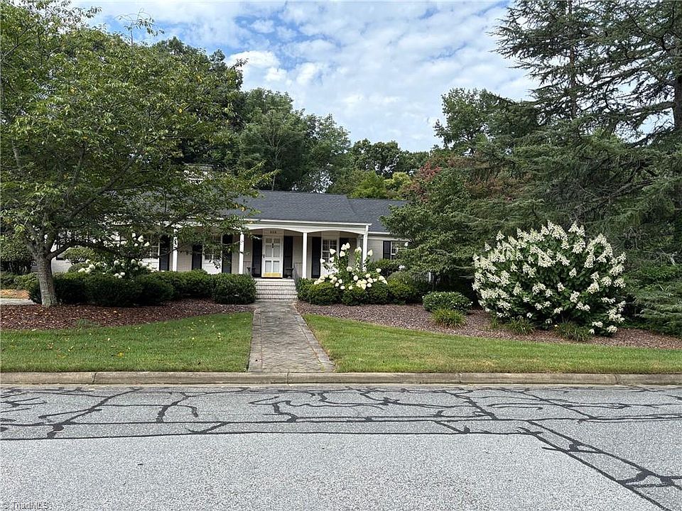 1st image of 609 Elmwood Dr