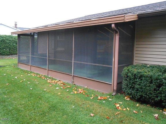 3rd image of 7464 Pinegrove Dr #51