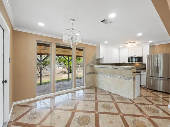 131 Morning Valley St, San Antonio, TX 78227