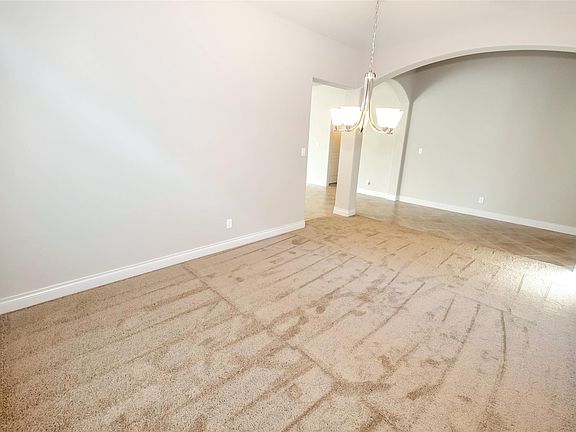 4th image of 2911 River Flower Ln