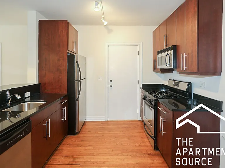3830 N Sheffield Ave #1 — Photo 1