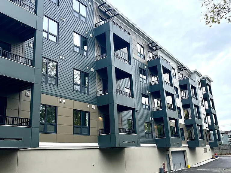 99 Gardner St #2D — Photo 17