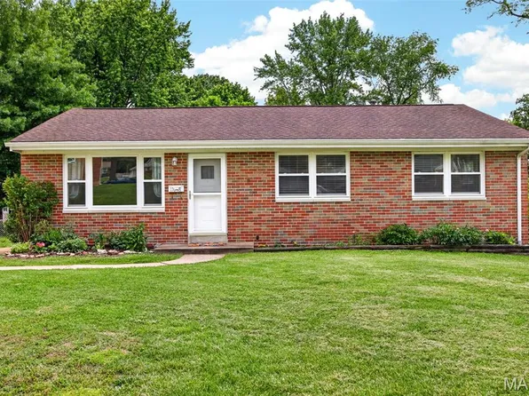 11048 Modesto Dr, Saint Ann, MO 63074