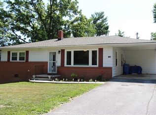 1106 N Justice St, Hendersonville, NC 28791