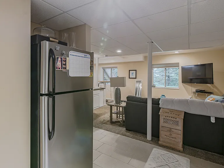 300 Stratford Ln #300 — Photo 25