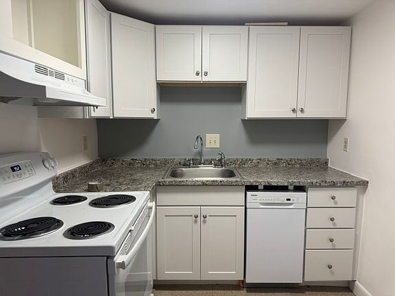 2nd image of 300 Main St APT 1