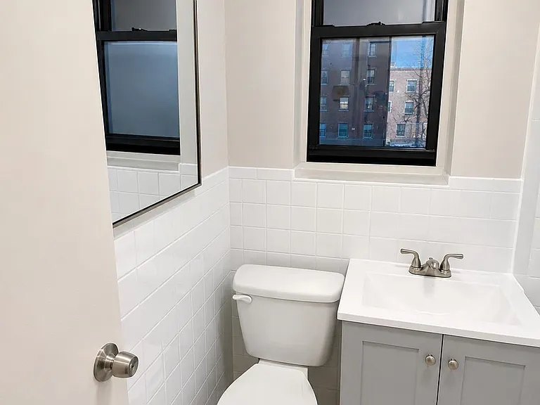 50 Reservoir Ave — Photo 3