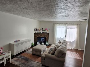 1040 Ada Place Dr SE, Grand Rapids, MI 49546