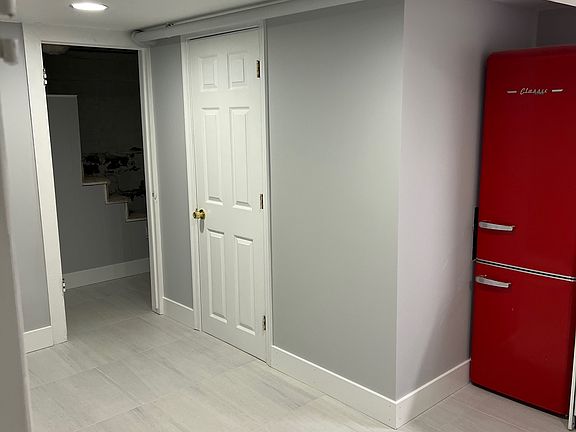 5th image of 1223 N Stafford St #1