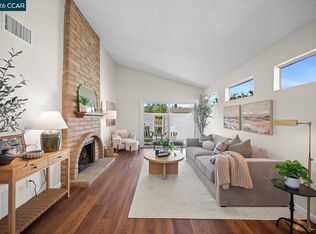 425 Glacier Dr, Martinez, CA