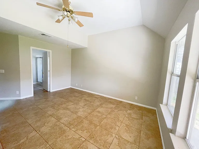 104 Cattail Cv — Photo 15