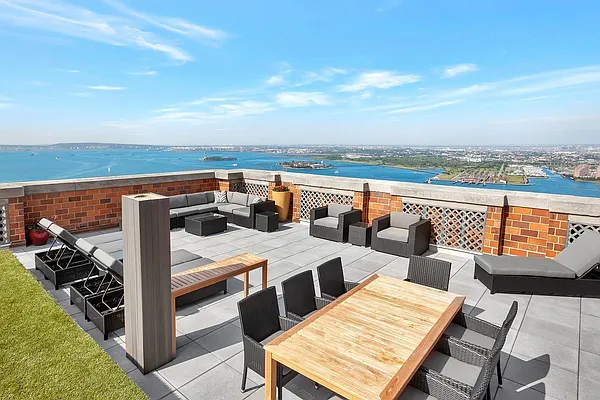 Rented by Compass | media 38