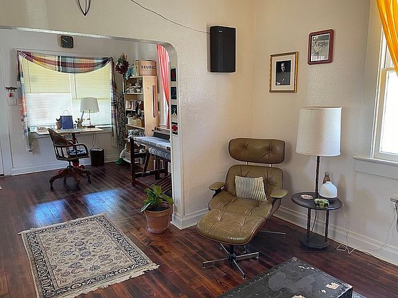 3rd image of 1028 Pacific Ave