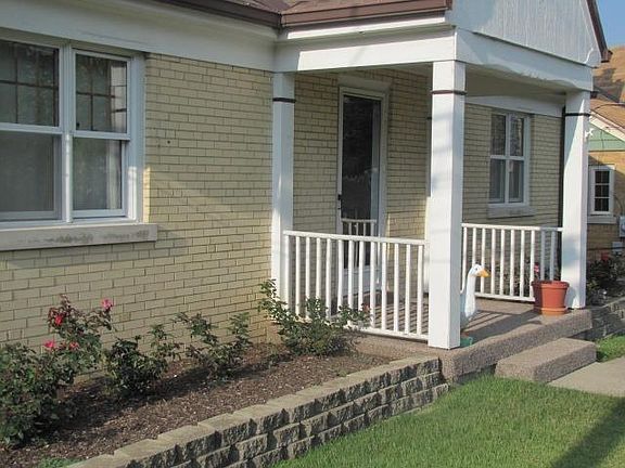 2nd image of 3736 Aurora Ave