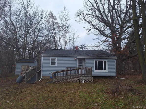 4072 Brown St, Flint, MI 48532