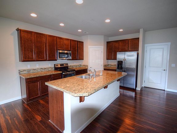 3rd image of 5207 51st Way SE