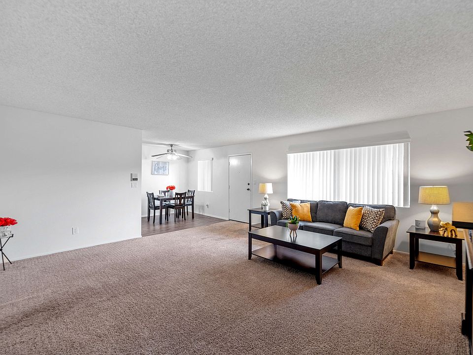 Spacious living room with ample natural light at the Diplomat Apartment in Studio City