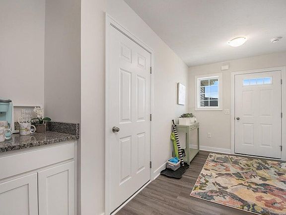 5th image of 4285 Highpoint Dr #108