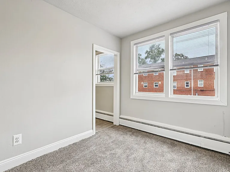 Oaklee Village Apartments — Photo 65
