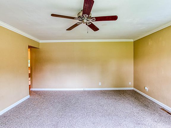 5th image of 8006 Daffodil Dr