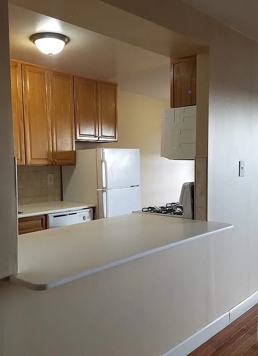 1666 Bell Blvd #7