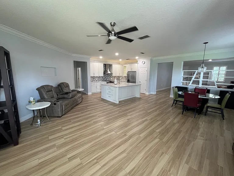 10220 Malpas Point — Photo 6
