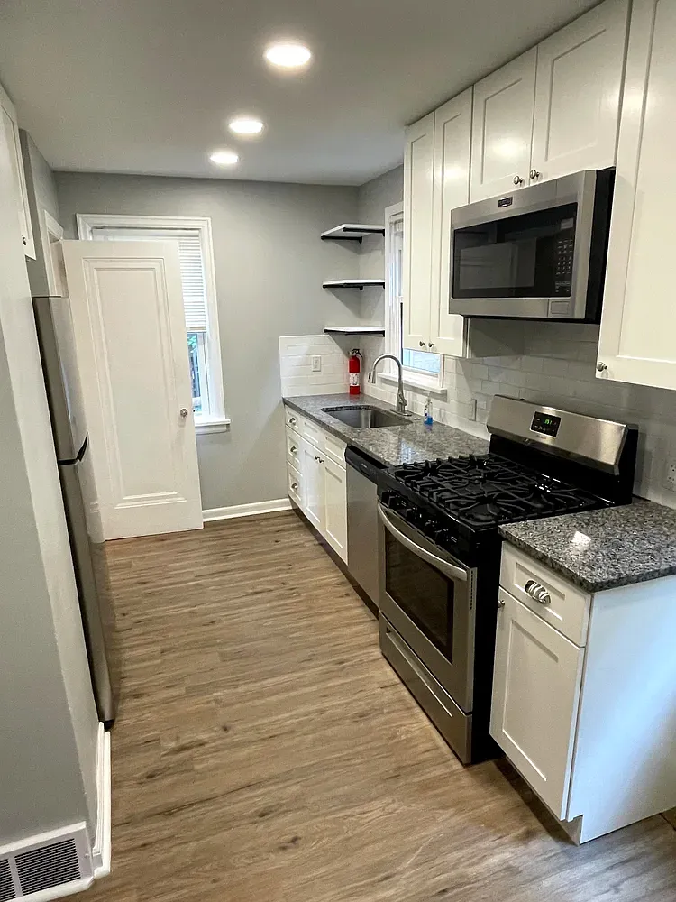 3 bed, 1326 sqft, $1,595 — Photo 2