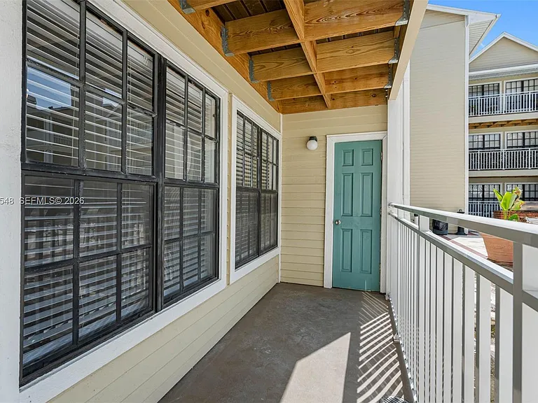 1000 W Horatio St #114 — Photo 24