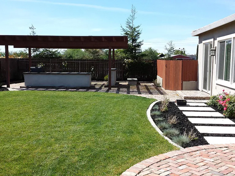 690 Bodeson Ct — Photo 12
