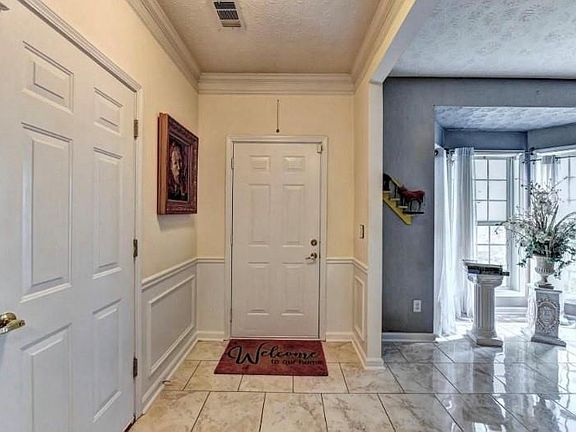 2nd image of 35 Rosemary Pl