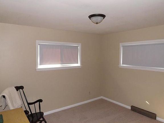 5th image of 902 Earl Dr