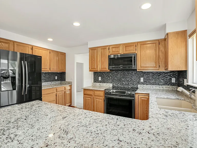 7403 78th St NE — Photo 13