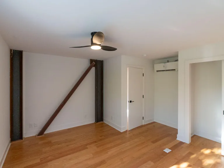 402 E Martin St — Photo 13