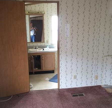 3rd image of 301 Midland Ave