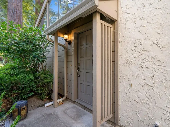 19626 Vineyard Ln, Saratoga, CA 95070